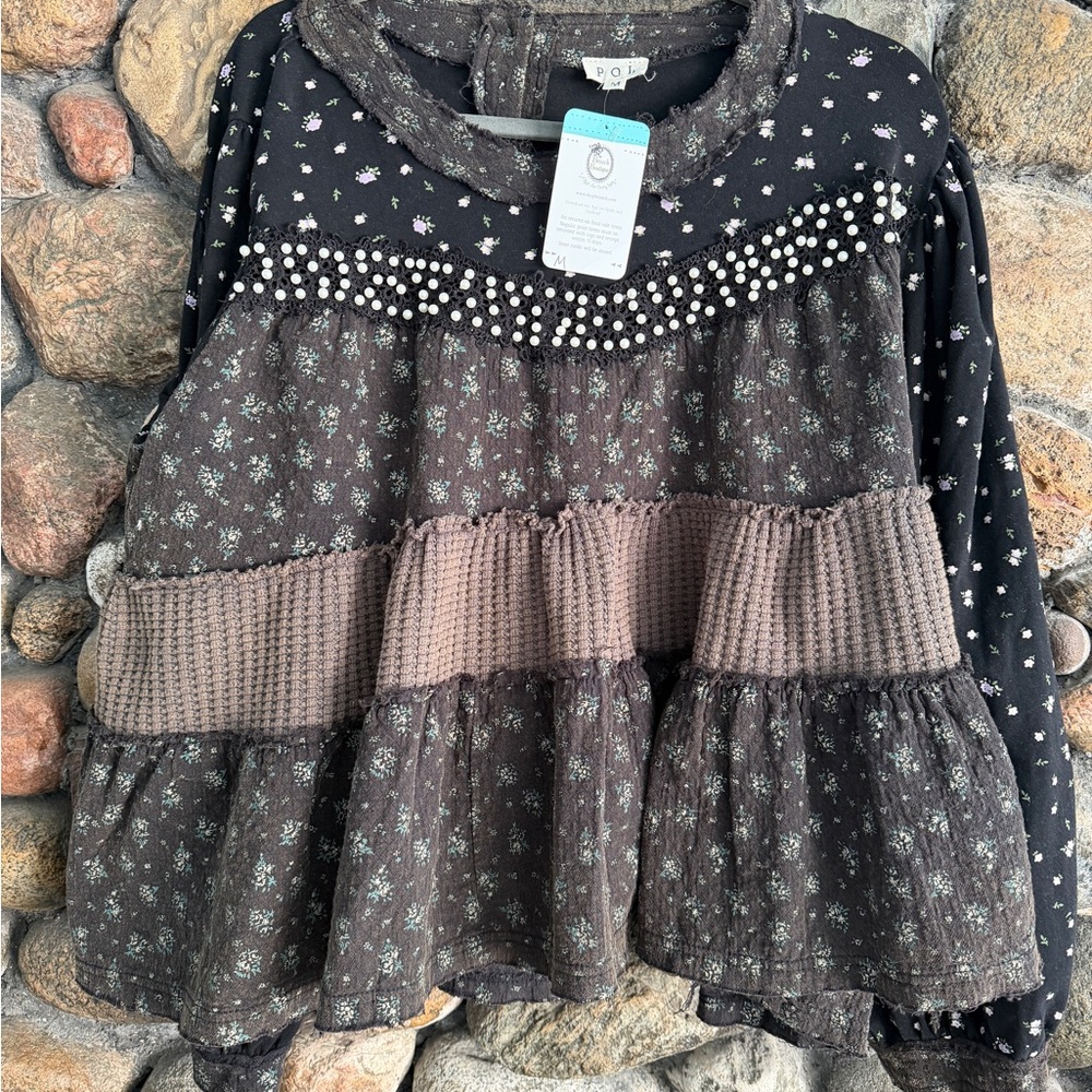 POL Black and olive green Floral Blouse